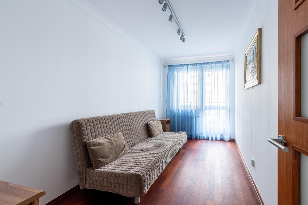 Bukowinska 12 Prywatne Mieszkanie 80M2 Z Dwiema Sypialniami I Balkonem 2X Bezplatne Miejsca Parkingowe Samodzielne Zameldowanie! Private Garage! Self Check-In System! Varsóvia Exterior foto