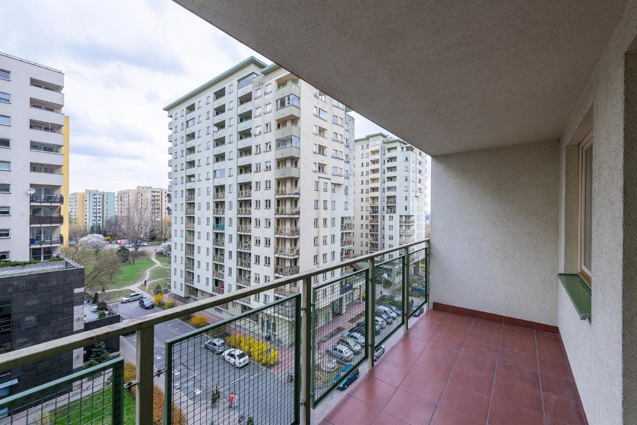 Bukowinska 12 Prywatne Mieszkanie 80M2 Z Dwiema Sypialniami I Balkonem 2X Bezplatne Miejsca Parkingowe Samodzielne Zameldowanie! Private Garage! Self Check-In System! Varsóvia Exterior foto